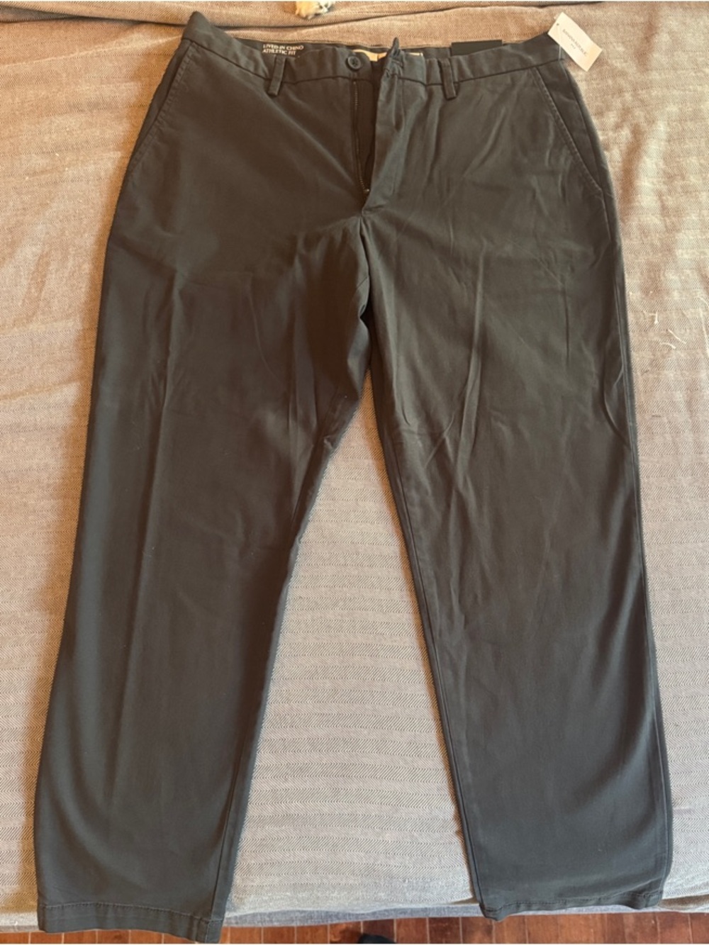 Banana Republic Black Men's Chinos - Slim Straight Fit